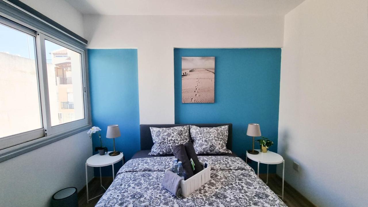 Modern Retreat: 2Br Stylish Apt With Comfy Rooms! Smart Tv With 200Mbps Internet Lárnaca Exterior foto