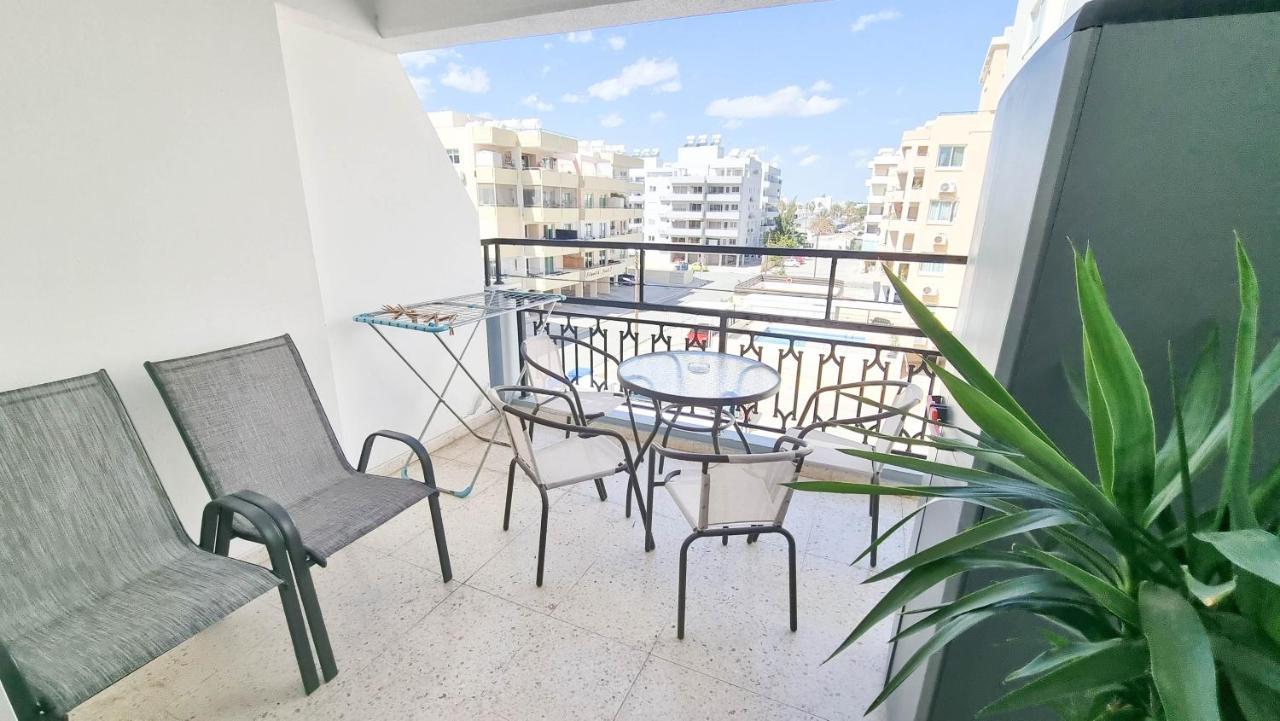 Modern Retreat: 2Br Stylish Apt With Comfy Rooms! Smart Tv With 200Mbps Internet Lárnaca Exterior foto